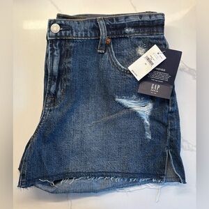 GAP • Women's 3" Denim Shorts • Size 39 • NWT